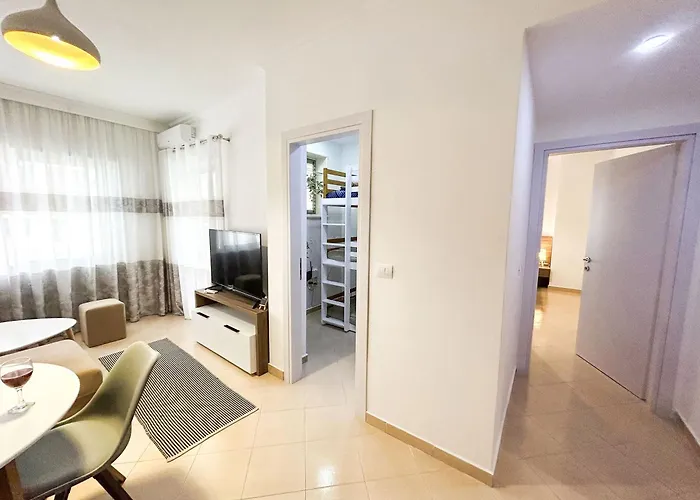 Of The Lingering Sun Appartement